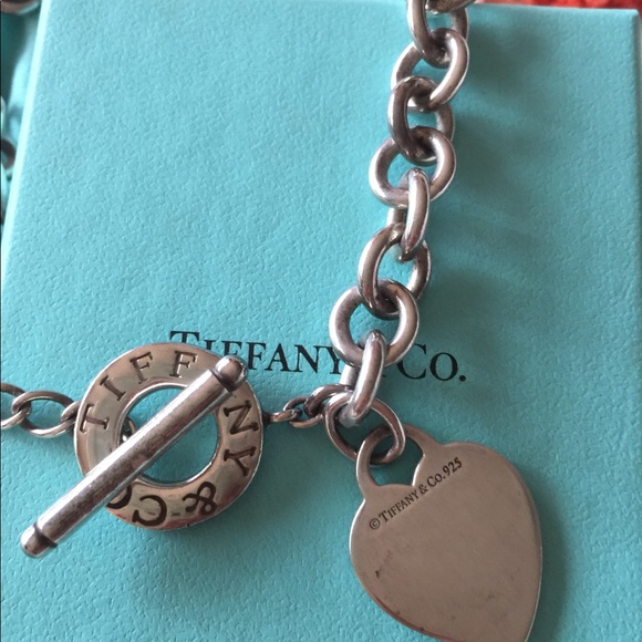 Tiffany Toggle Necklace - Picture 2 of 5